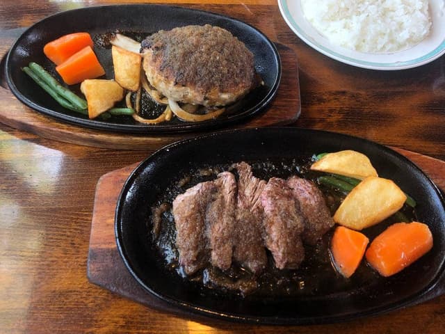 ステーキ屋 ぶどう亭 - サブ画像2