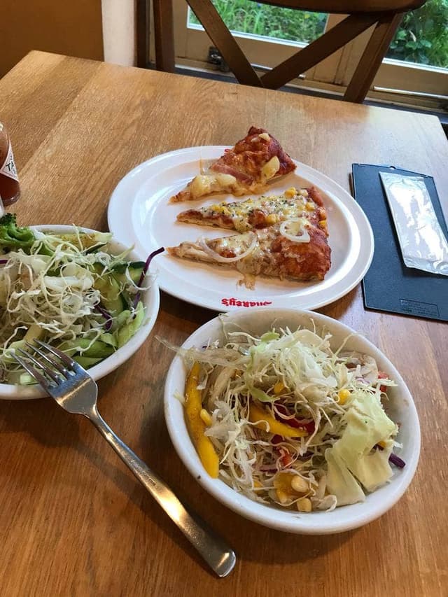シェーキーズ 壷川店 - サブ画像1