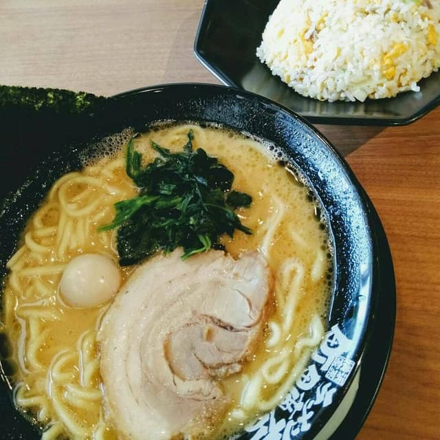 横浜家系ラーメン 町田商店 山際店 - サブ画像3