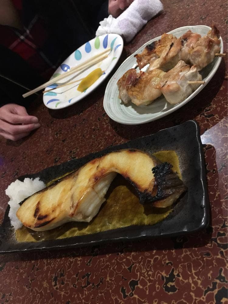 食堂・居酒屋 やままる