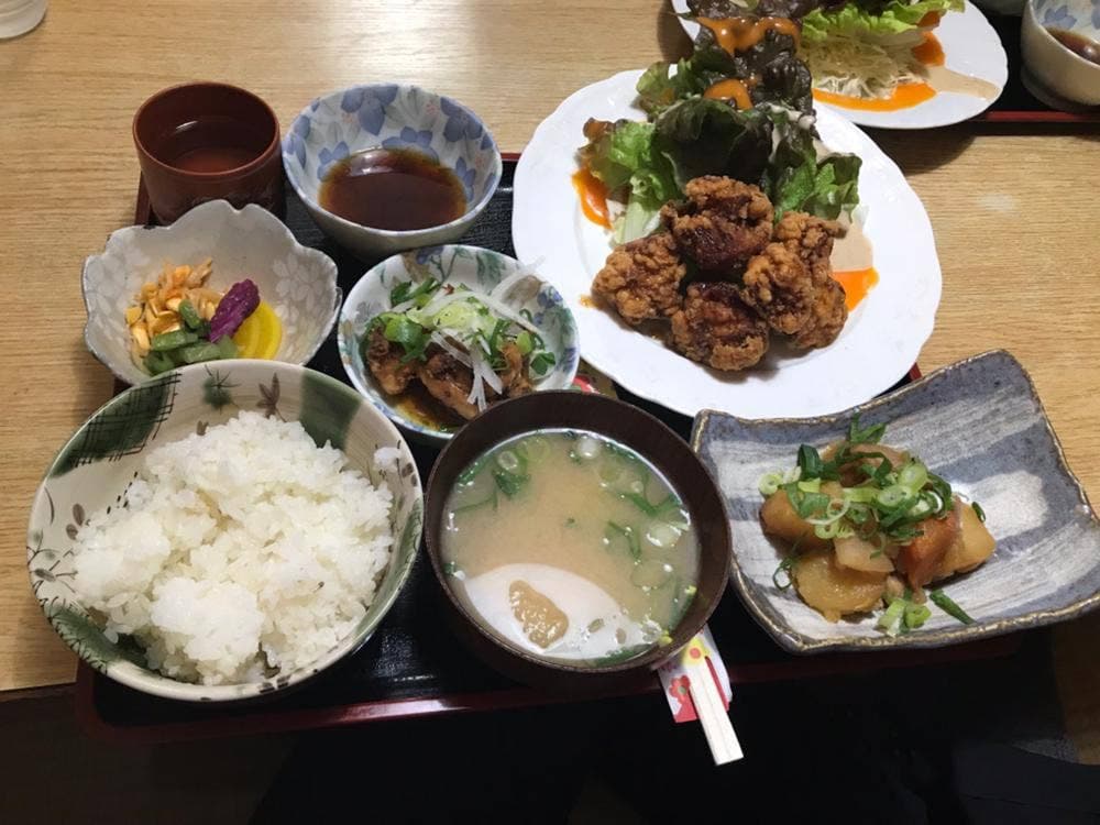 華秀