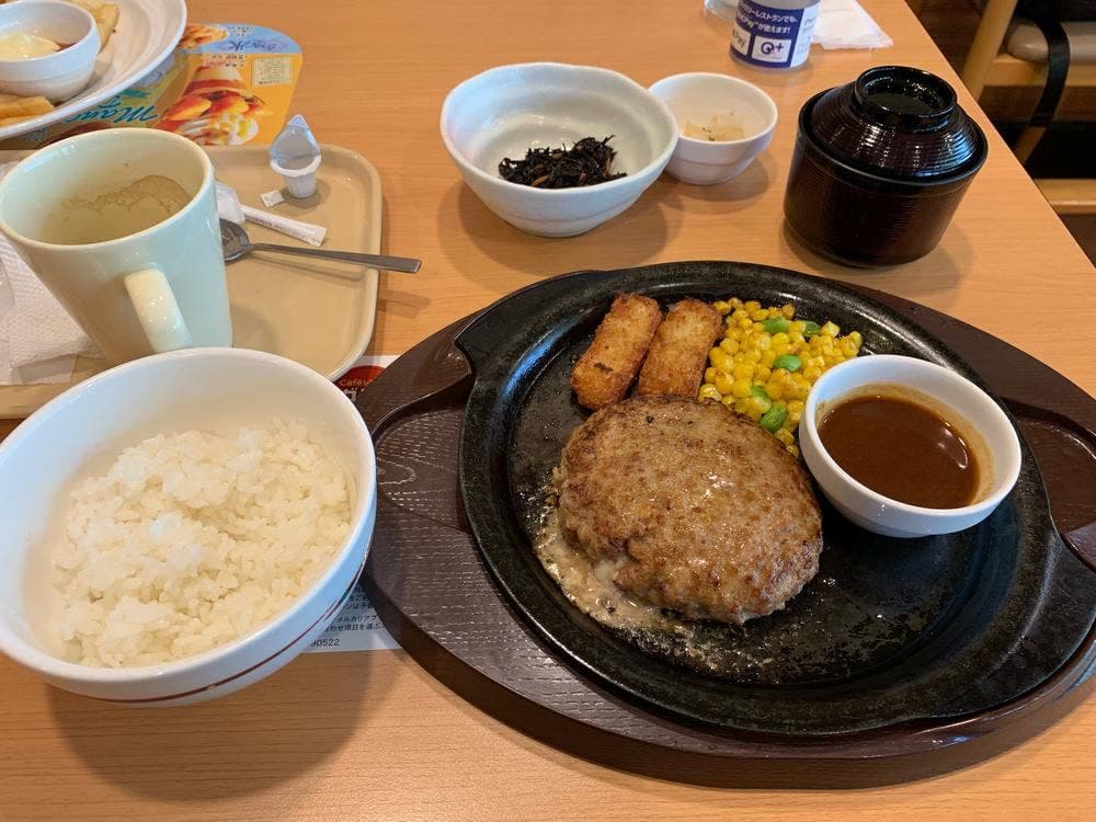 Cafe レストラン ガスト 世田谷代田店