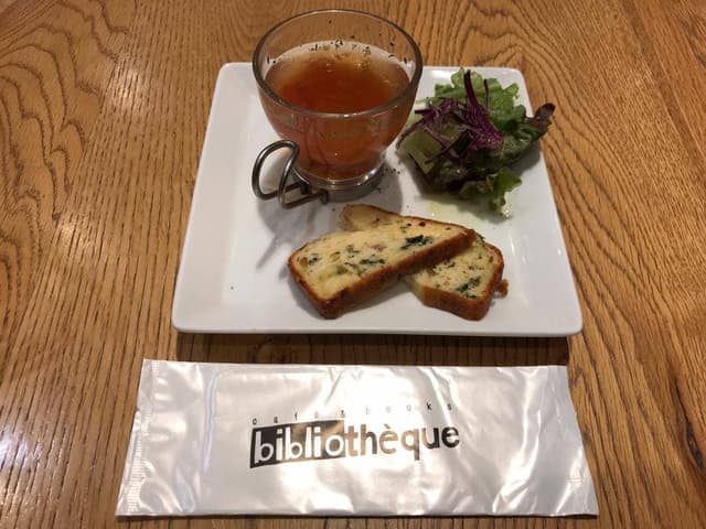 カフェ&ブックス ビブリオテーク 熊本・鶴屋 - サブ画像1