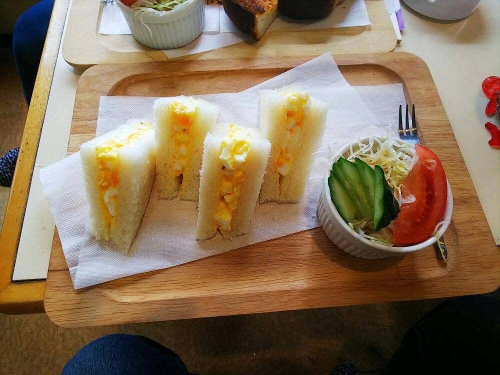 カフェ ラ・ルーン・ド・エスト