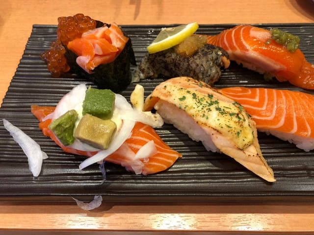 沼津魚がし鮨 流れ鮨 浜松市野店 - サブ画像3