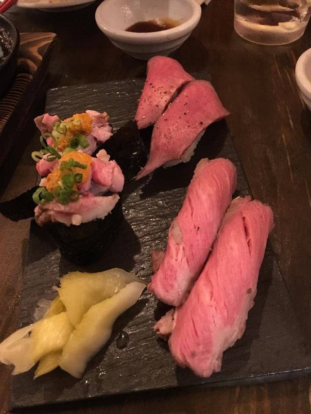 裏天王寺 肉寿司 - サブ画像1