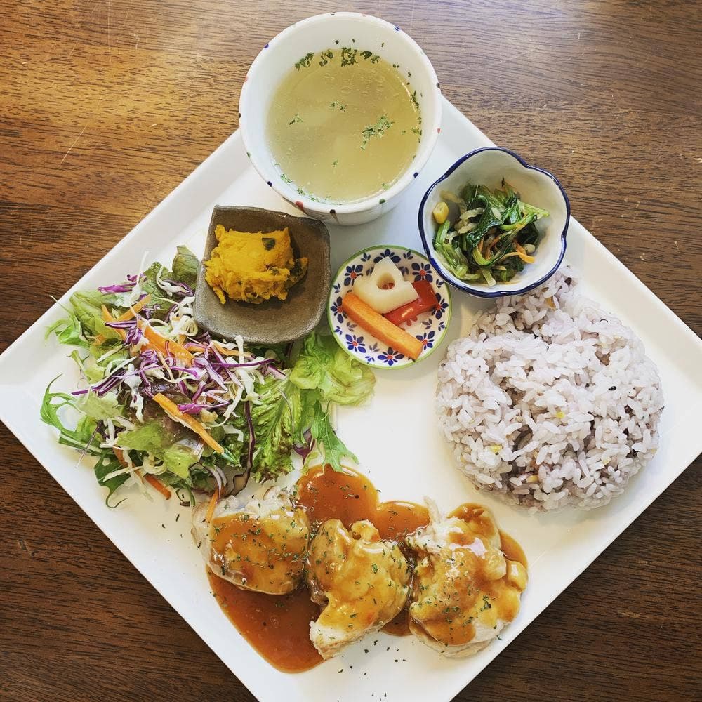 田んぼの中のCafe ヒノデ商店