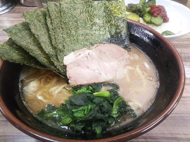 横浜ラーメン 武蔵家 千葉本店 - サブ画像1