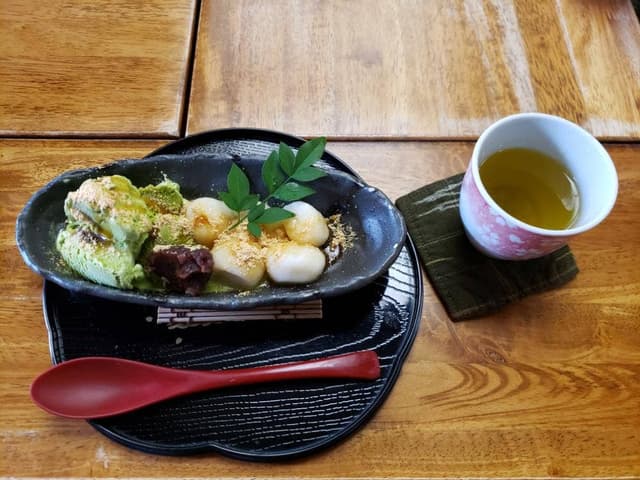 老舗くさは餅本舗 本店 - サブ画像2