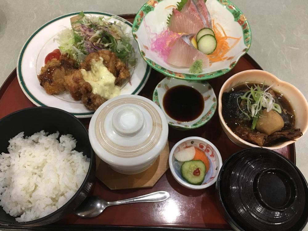 ネッピー館 レストラン 雄川