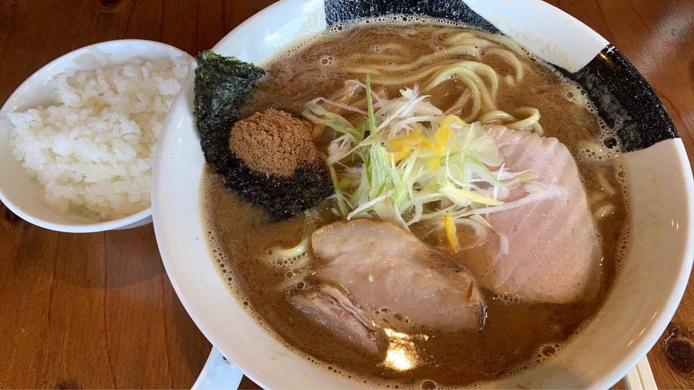 手仕事らぁめん 八 吉田店