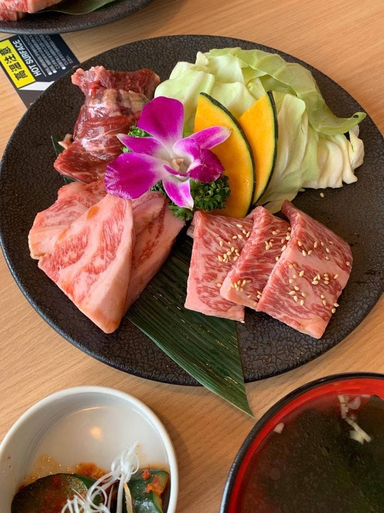 郷土焼肉あかいと