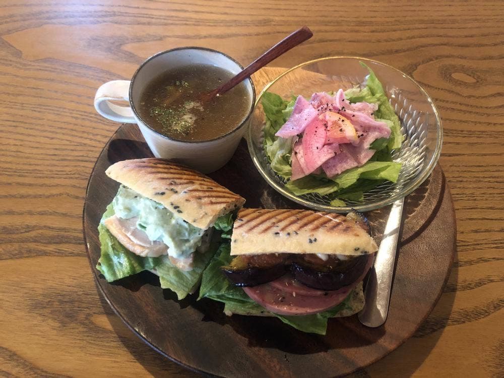 自家焙煎コーヒー&パニーニ maru。cafe