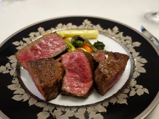 神戸牛炉釜炭焼ステーキ銀座一宮 - サブ画像1