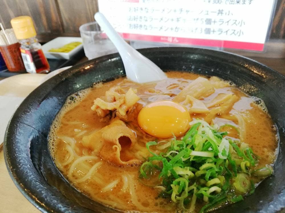徳島ラーメン うわさの麺八