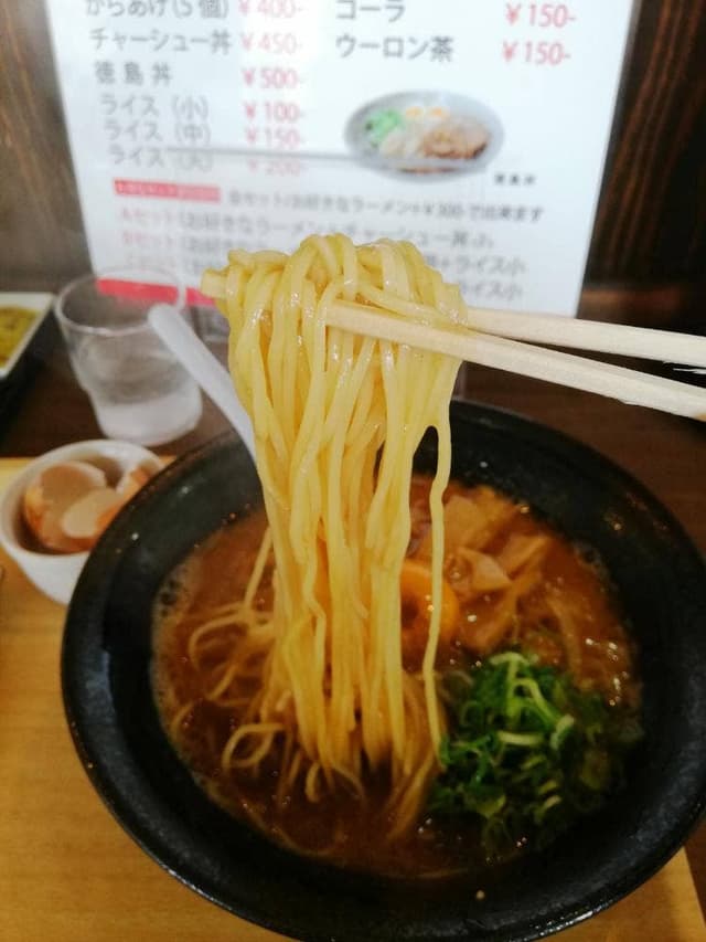 徳島ラーメン うわさの麺八 - サブ画像1