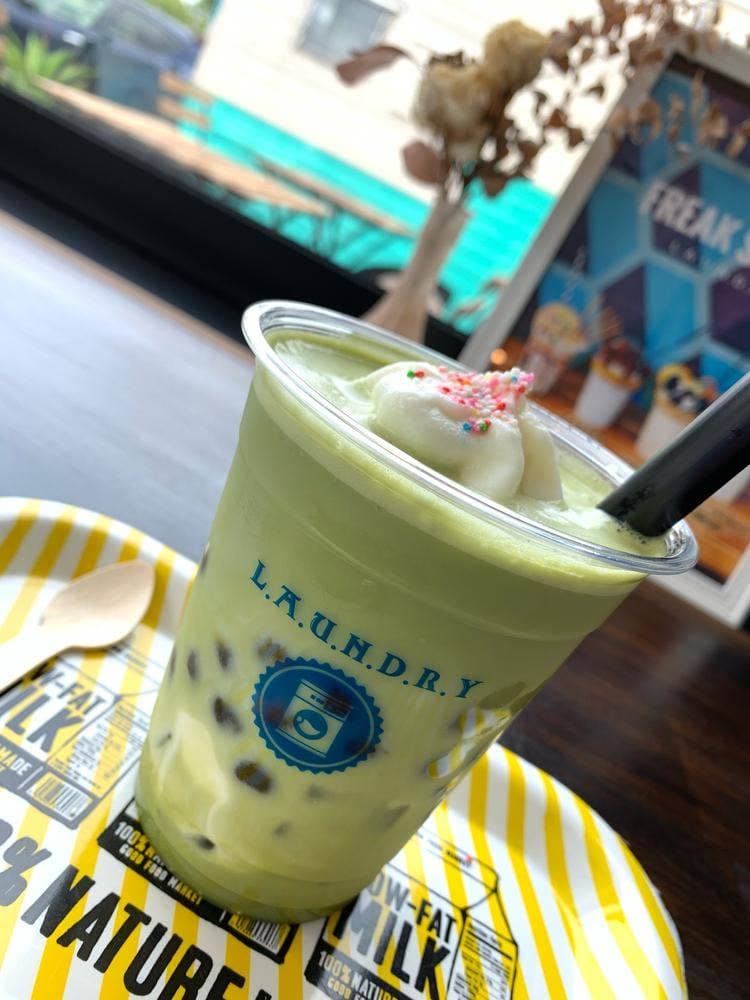 L.A.U.N.D.R.Y. コインランドリー&トレーラーカフェ