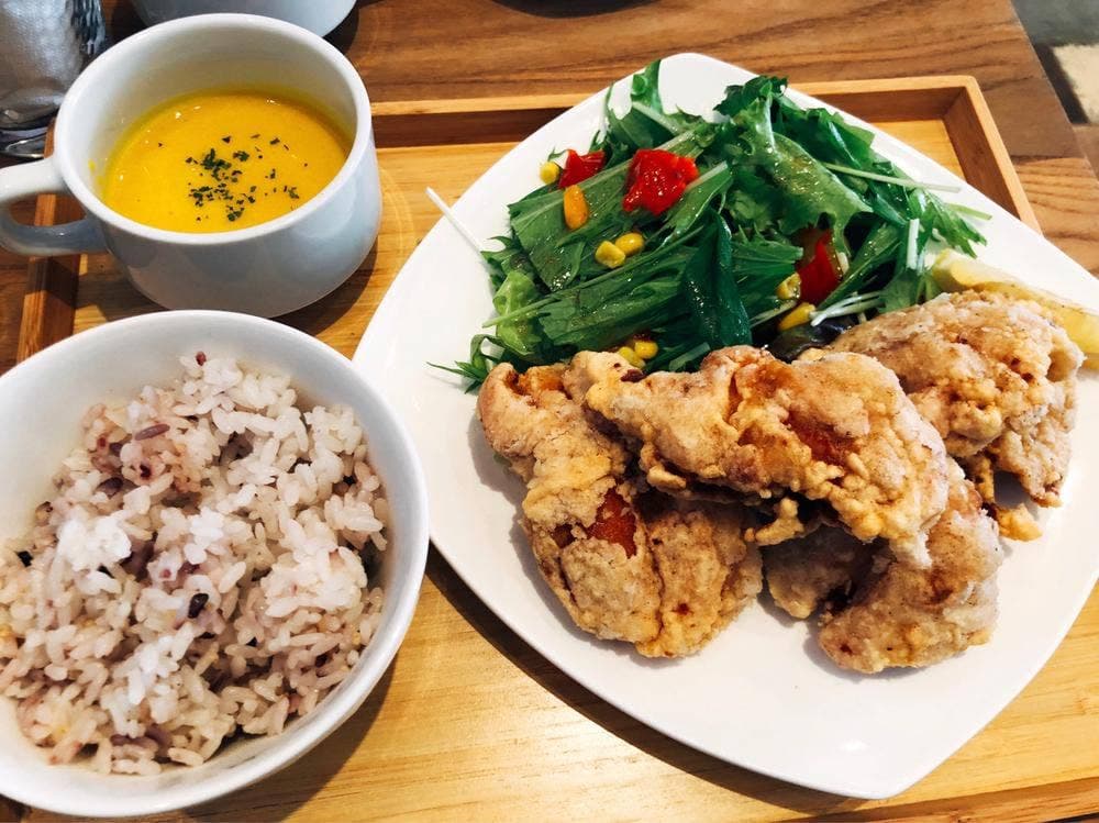 EARTH CAFE