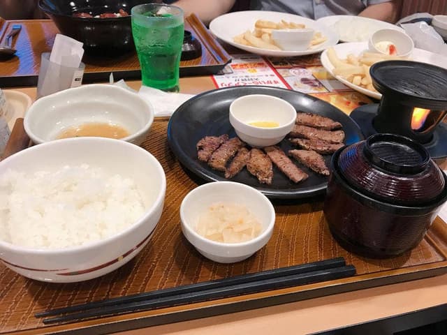 ガスト 関前店 - サブ画像1