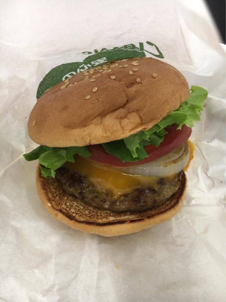 フレッシュネスバーガー 新大久保店
