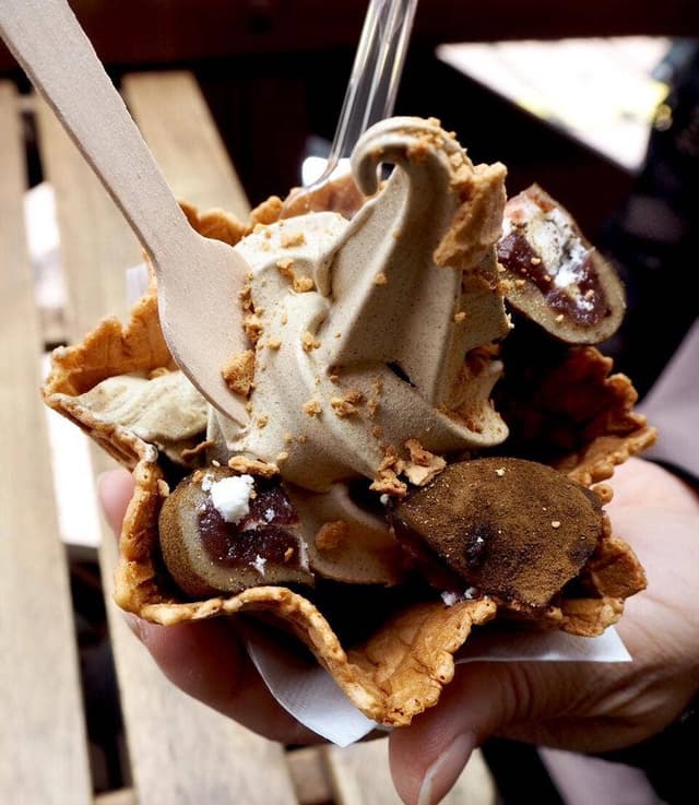 スイーツ食堂 マンテンノホシ ひろめ市場 - サブ画像1