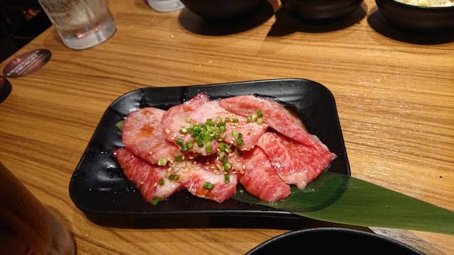 焼肉酒場 ともさんかく はなれ - サブ画像1