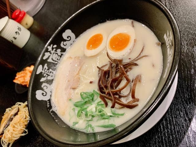 とんこつらーめん 雷蔵 渡辺通店 - サブ画像1