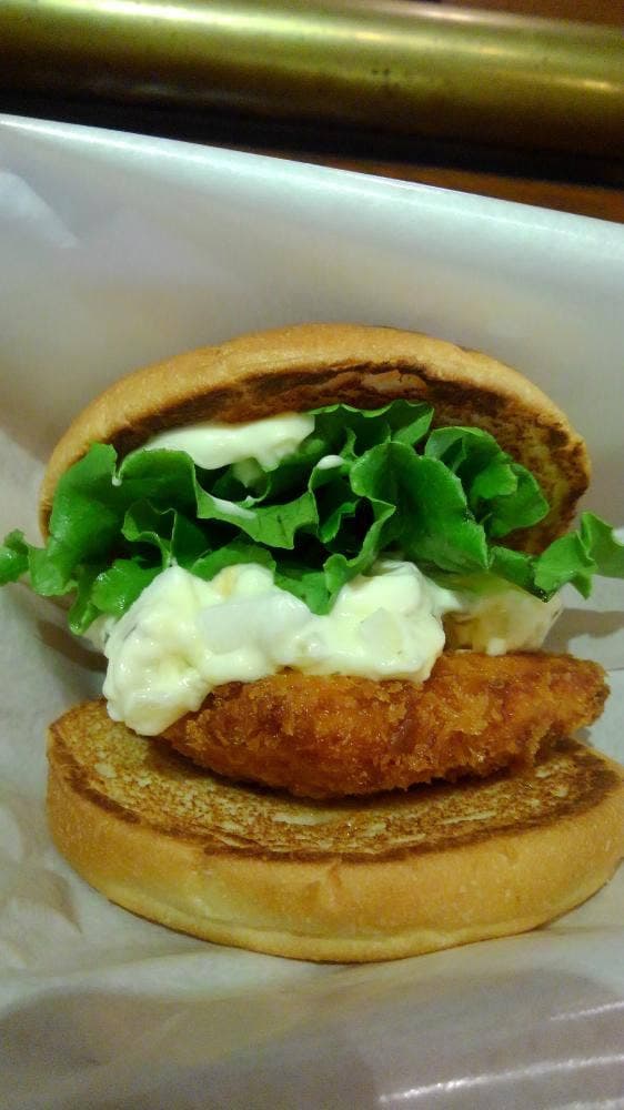 フレッシュネスバーガー 曙橋店