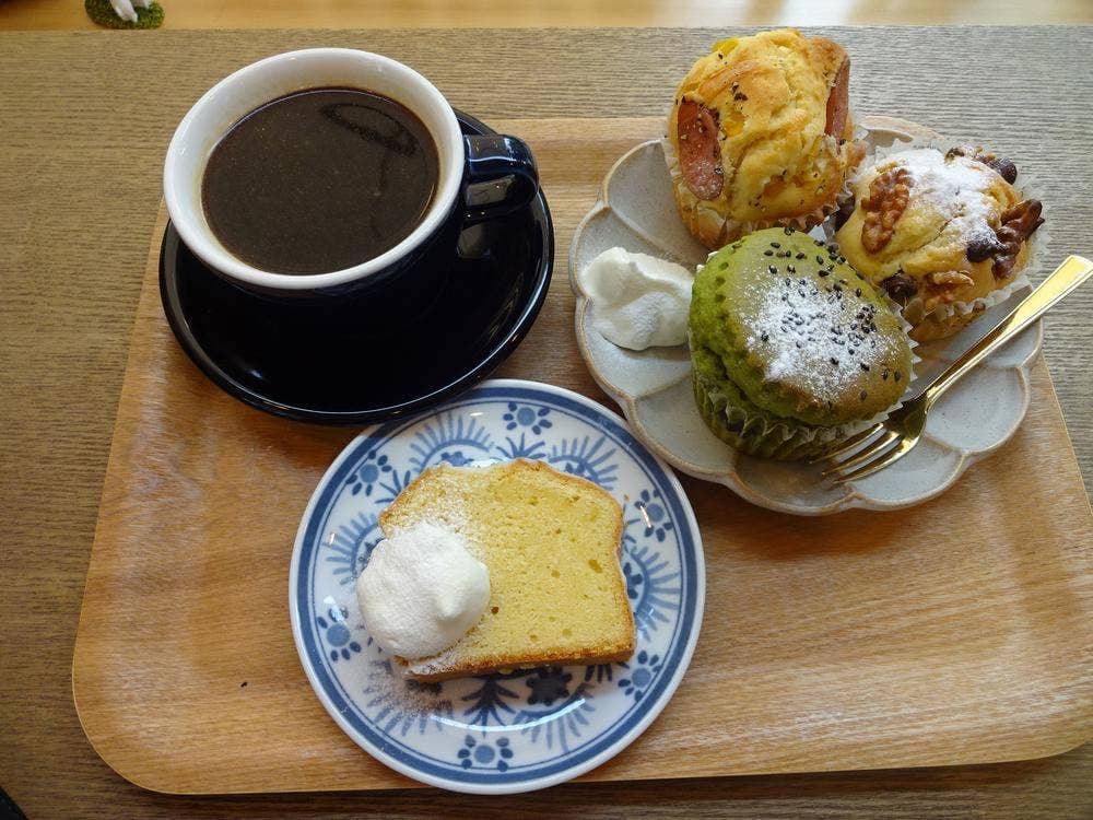 carino coffee & BAKE