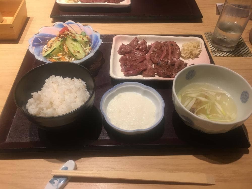 赤坂御飯処めしいこか