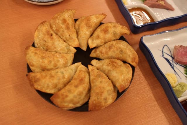 もつ焼きと円盤餃子 もつ治 - サブ画像1