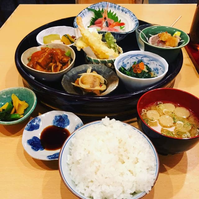 魚と肴と酒処 八仙 - サブ画像2
