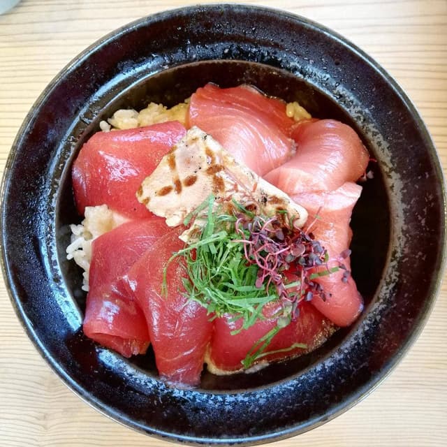 生本まぐろ 炊き餃子 井上 - サブ画像3