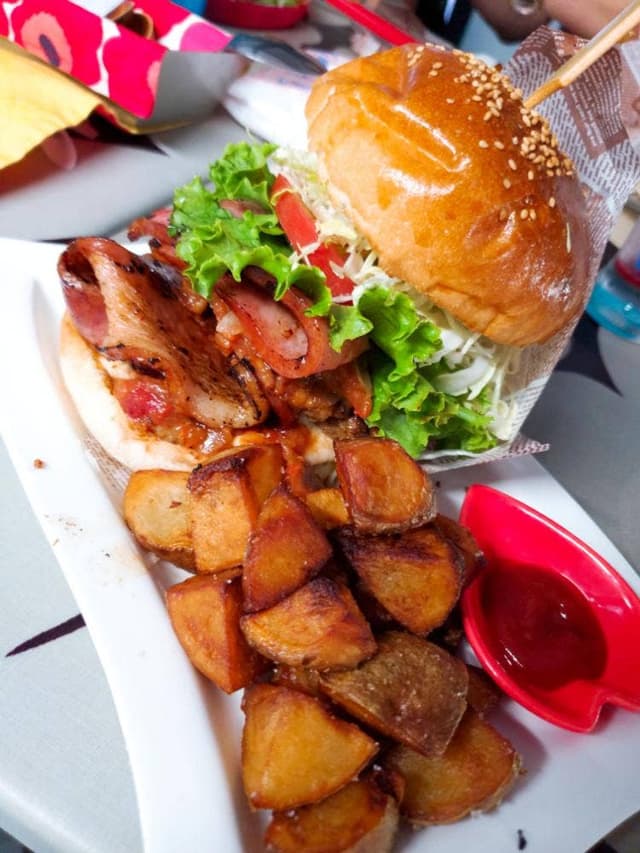 セブンスターズカフェ - サブ画像1