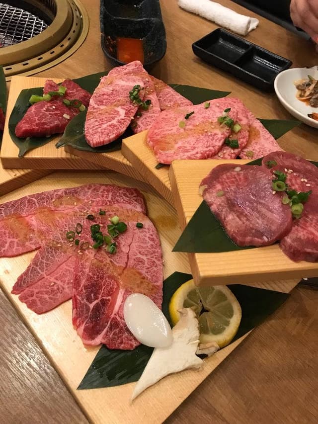 炭火焼肉 新羅 - サブ画像2