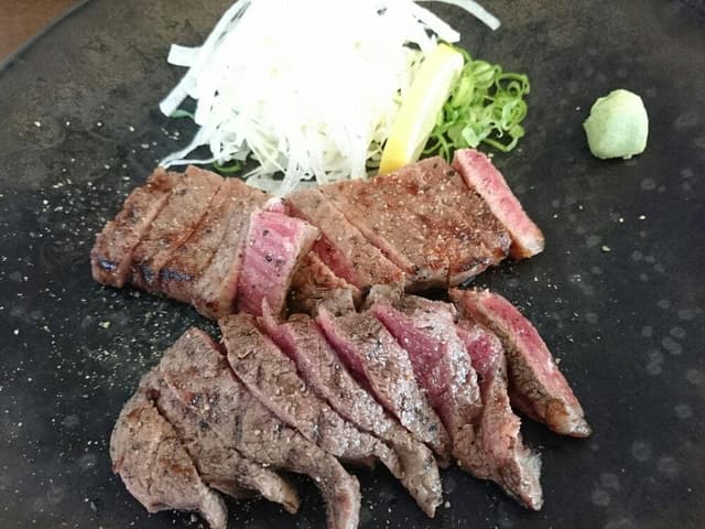 神戸牛炭火ステーキ・逸品 寅松の肉たらし - サブ画像1