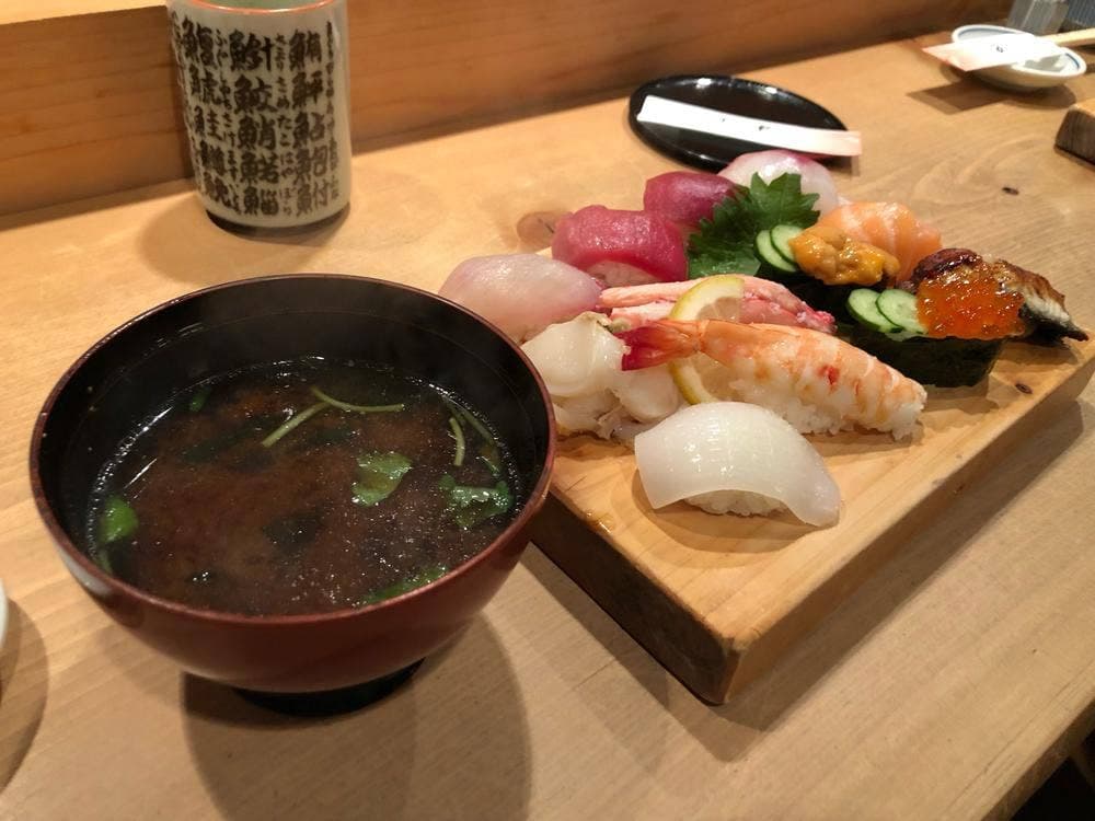 すし家の繁