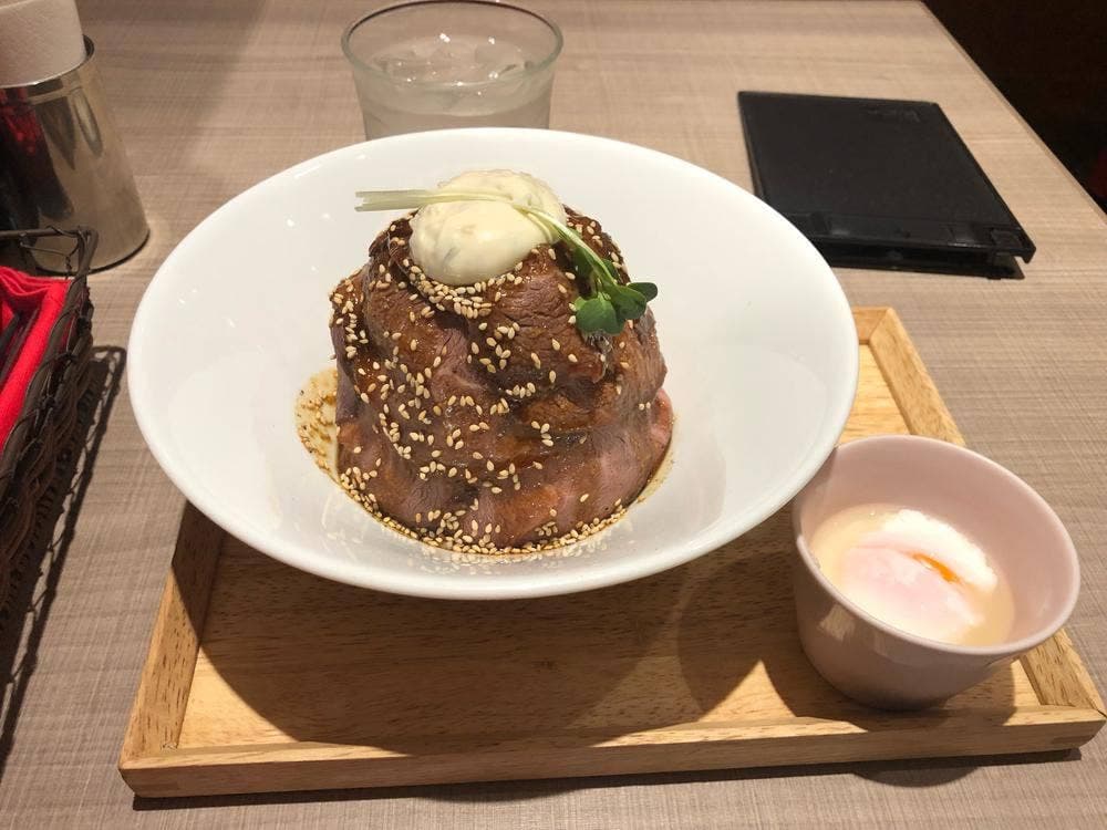 炭火焼 肉食堂 レッドミート