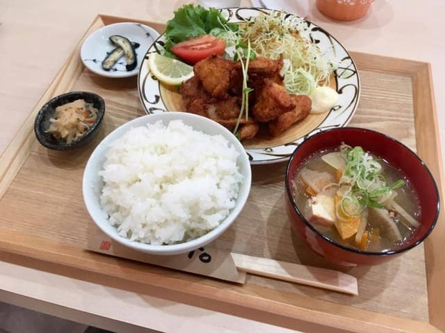 YASUMARUごはんcafe - サブ画像1