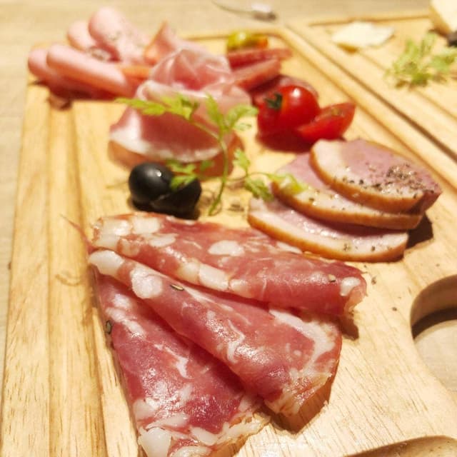 和牛炙り寿司×チーズ料理 肉バルミート吉田 名駅店 - サブ画像2