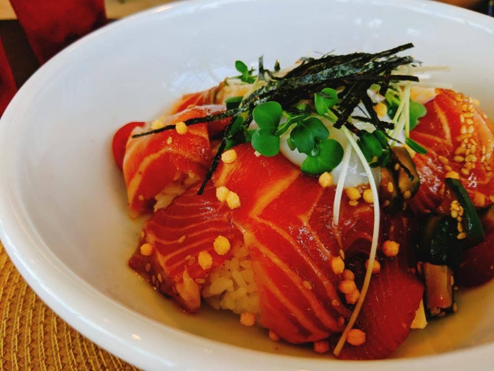 大人リゾートカフェ Lucy's Aina