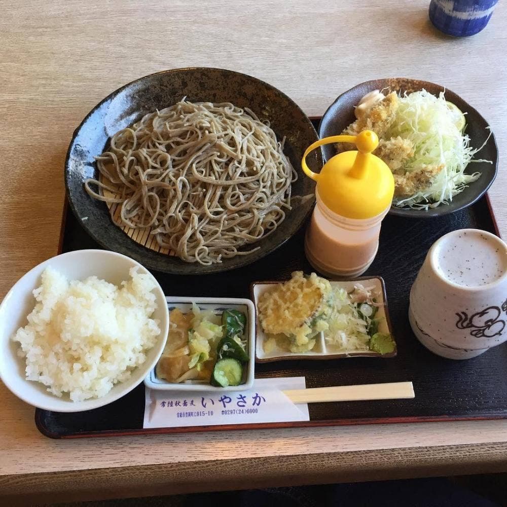 いやさか
