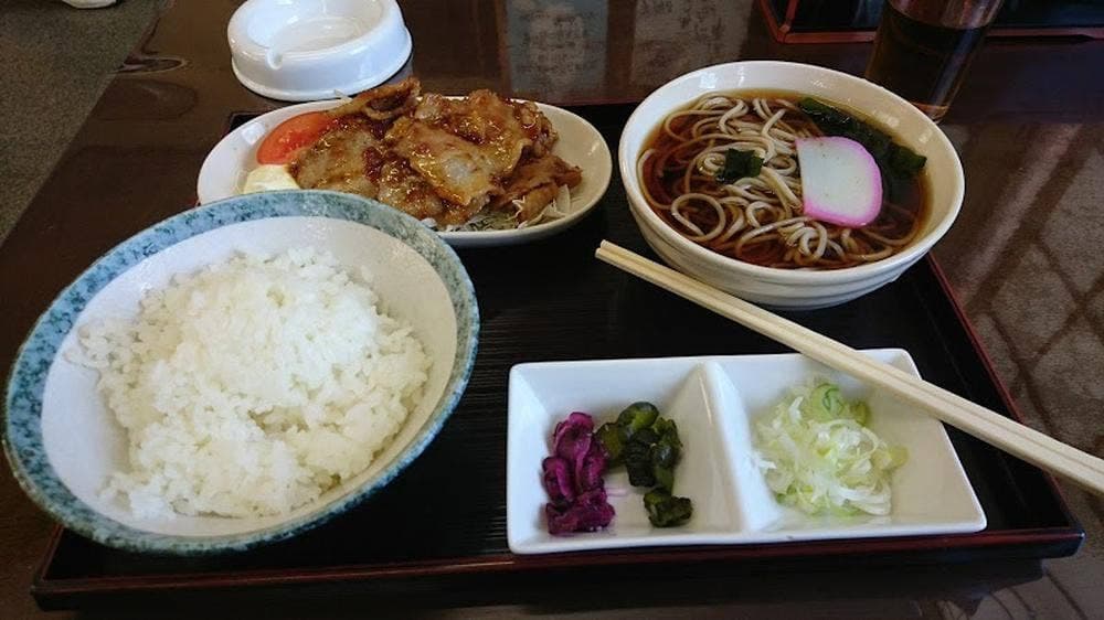 なかだ