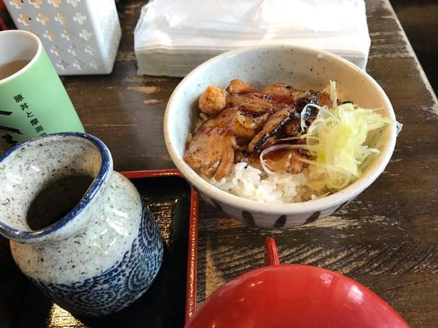 豚丼と摩周そば くまうし - サブ画像2