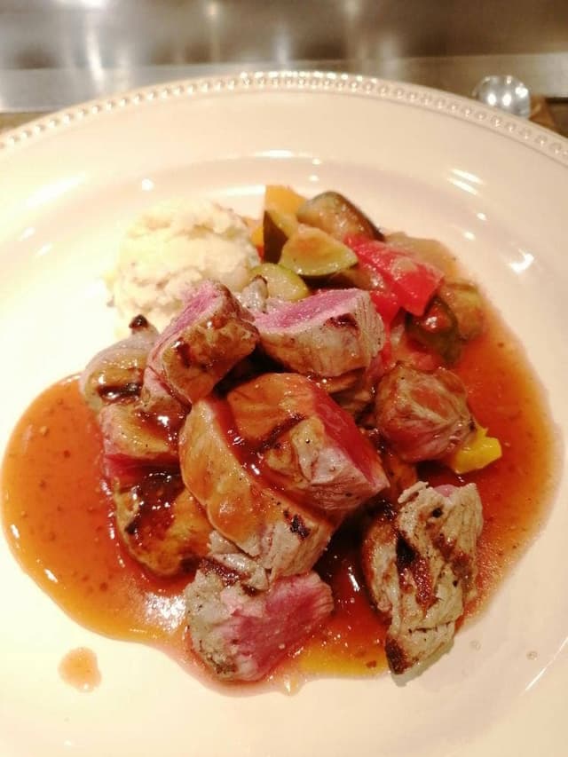 ステーキ&ワイン シュバルージュ - サブ画像1