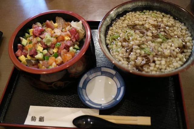 駒鮨 - サブ画像1