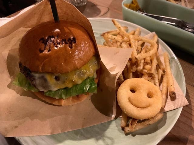 3 Rings Grill & Burger - サブ画像3