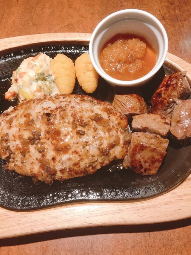 びっくりドンキー 高城店 - サブ画像1