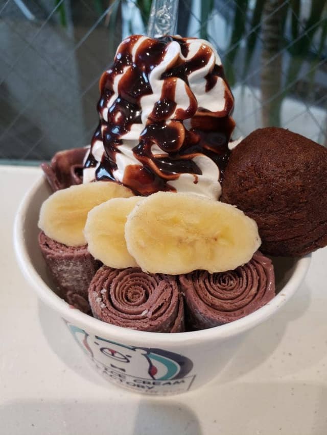 ROLL ICE CREAM FACTORY 表参道本店 - サブ画像2