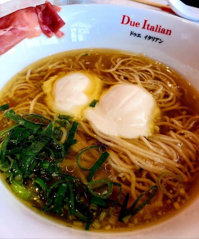 黄金の塩らぁ麺 ドゥエ イタリアン 大阪城公園 - サブ画像3